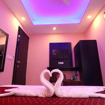 Suites Admiral Delhi Airport New Delhi Exteriör bild