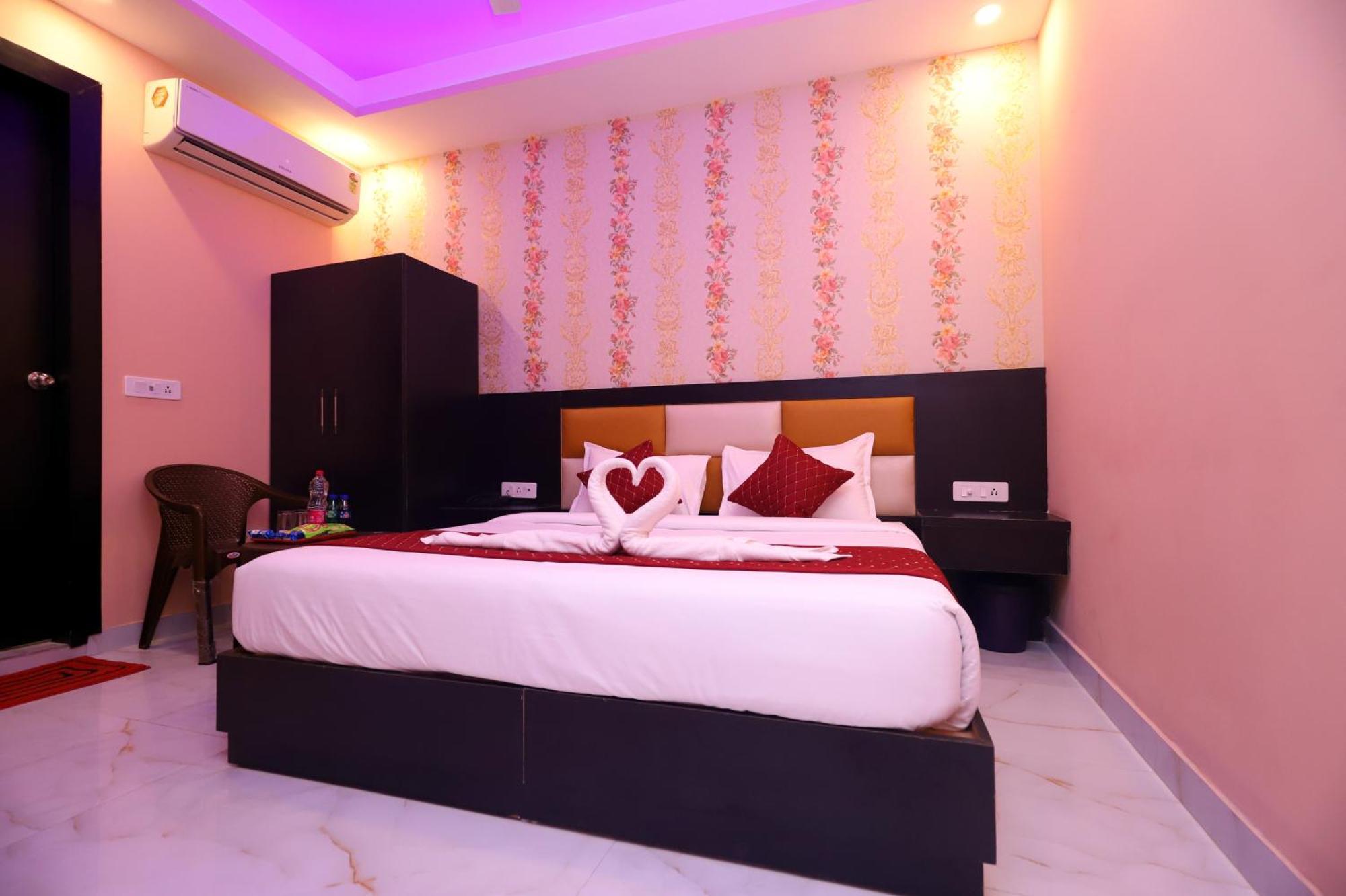 Suites Admiral Delhi Airport New Delhi Exteriör bild