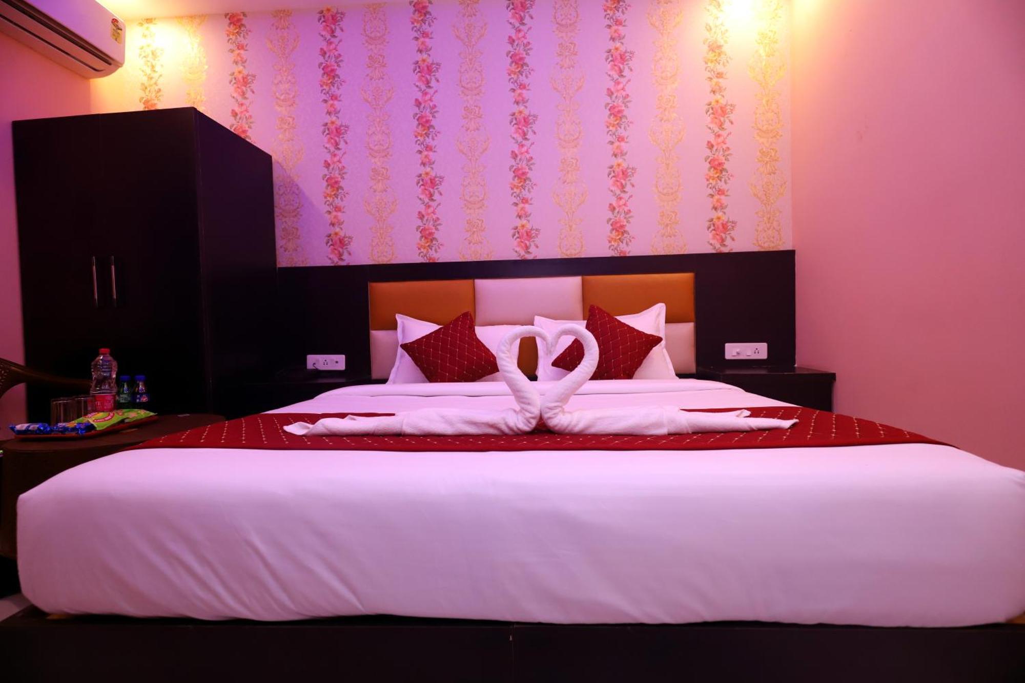 Suites Admiral Delhi Airport New Delhi Exteriör bild