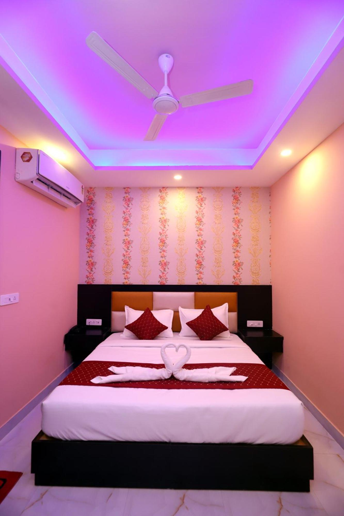 Suites Admiral Delhi Airport New Delhi Exteriör bild