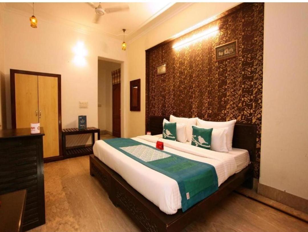Suites Admiral Delhi Airport New Delhi Exteriör bild