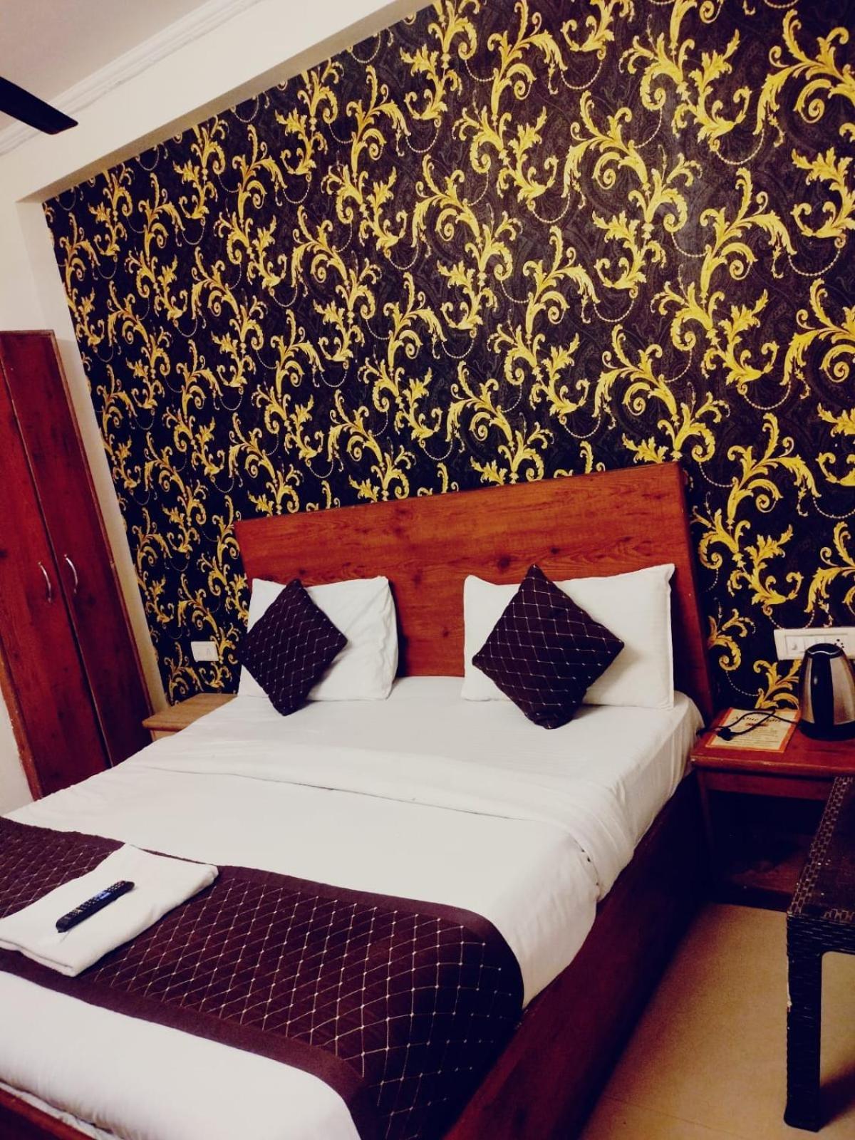 Suites Admiral Delhi Airport New Delhi Exteriör bild