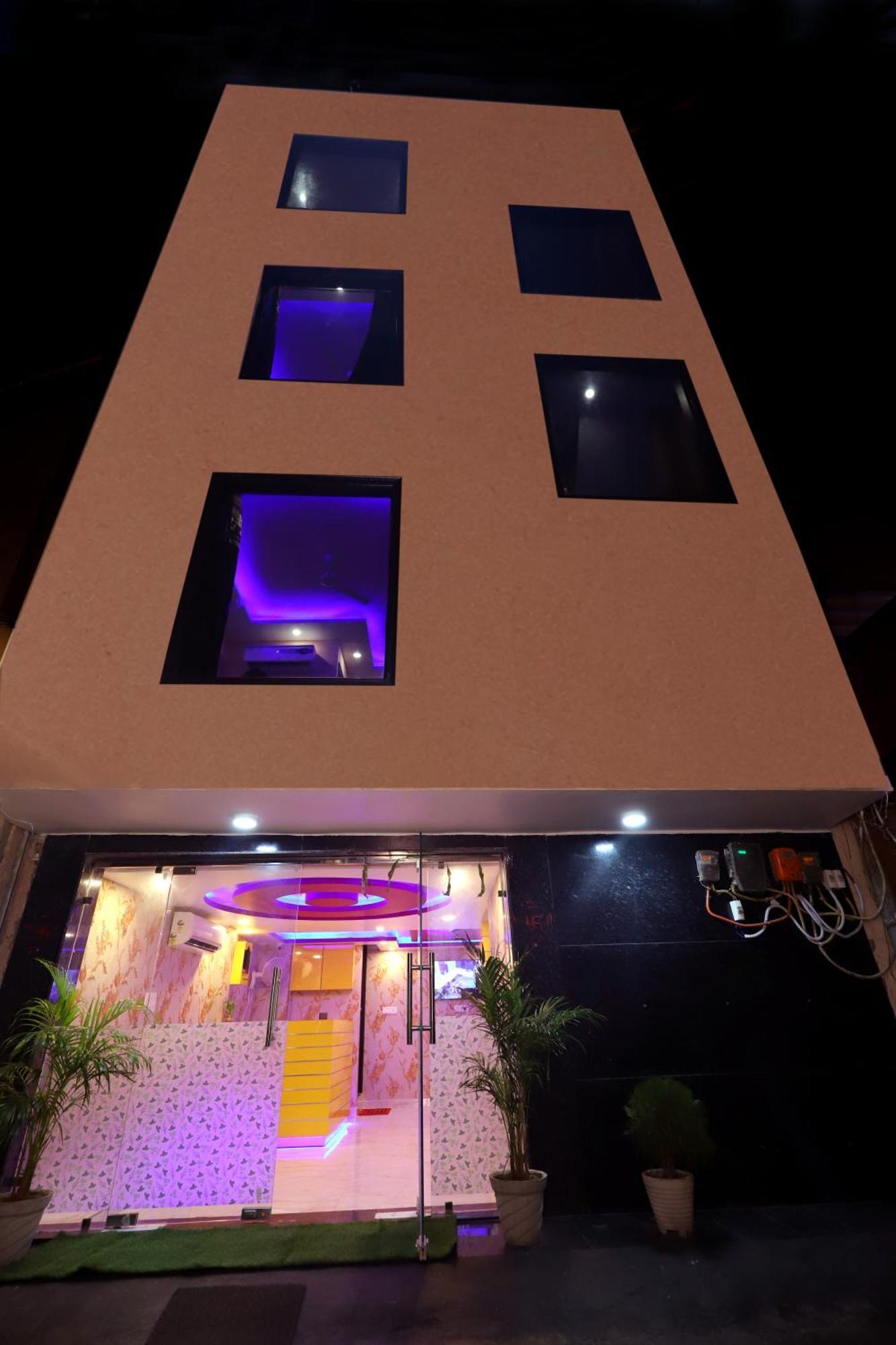Suites Admiral Delhi Airport New Delhi Exteriör bild
